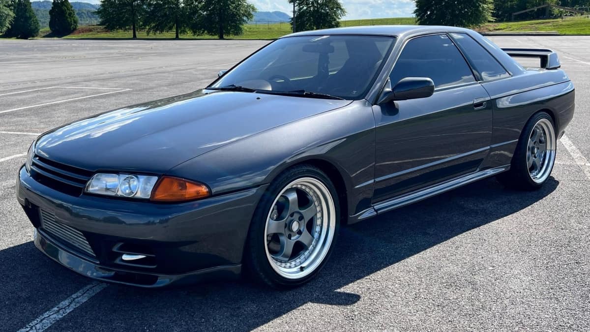 NISSAN　SKYLINE　GT-R (R32) Super-Rare R32 Nissan Skyline GT-R Nismo For Sale — Only 560 Were